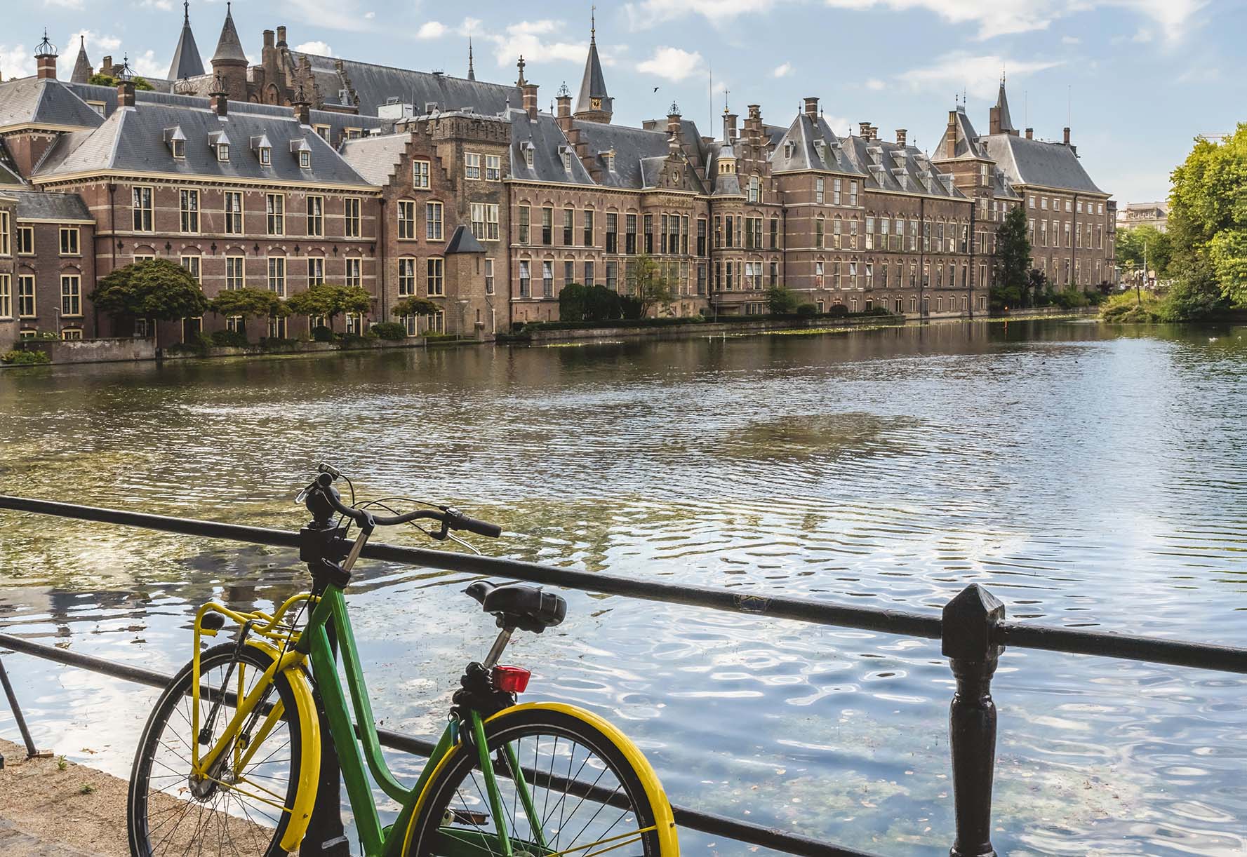 Drinkwateragenda 2025-2026: Samen aan de slag voor ons drinkwater! - Vewin